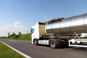 10932782 - fuel tanker truck