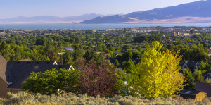 Homes around Utah lake and mountain in Orem Utah