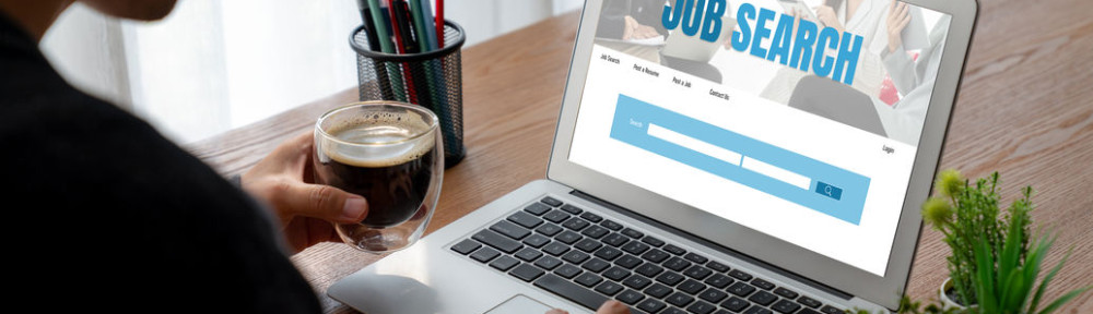 Online job search on modish website for worker to search for job opportunities